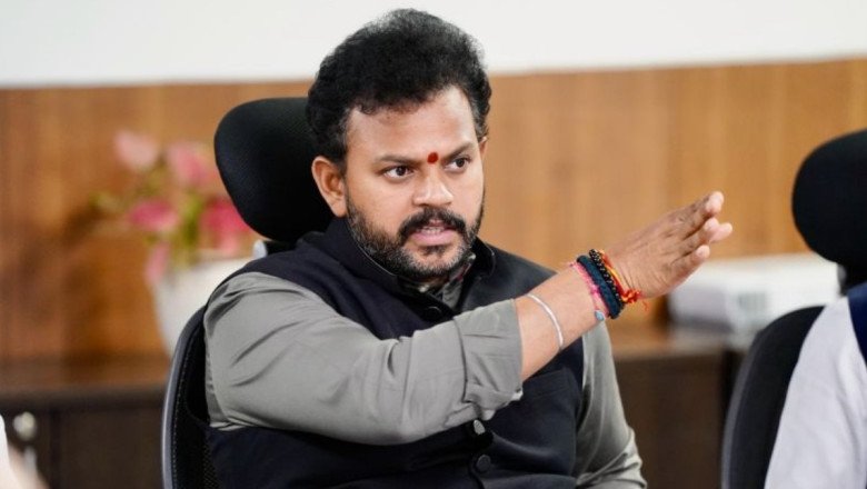 अहमदाबाद प्लेन क्रैश: उड्डयन मंत्री ने US मीडिया रिपोर्ट्स को​ किया खारिज, बोले- AAIB जांच पर रखें भरोसा