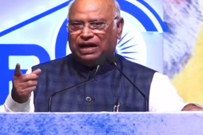 'मोदी जी ने चुपके से खुद को ओबीसी में शामिल कर लिया', पीएम पर बरसे मल्लिकार्जुन खड़गे