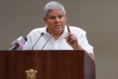 जगदीप धनखड़ के इस्तीफे को लेकर सरकार पर क्यों लग रहे हैं गंभीर आरोप?