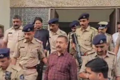 અમિત ખૂંટ આપઘાત કેસ: ગોંડલ કોર્ટે અનિરૂદ્ધસિંહ જાડેજાના 2 દિવસના રિમાન્ડ મંજૂર કર્યાં | Amit Khunt Case: Aniruddhsinh Jadeja Gets 2 Day Remand After Court Appearance